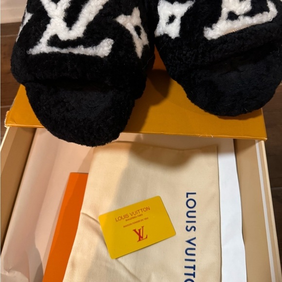 Louis Vuitton Black and White Plush Slippers - Picture 2 of 6